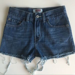 🍒Levi Denim High Wasted Shorts•Size 00🍒